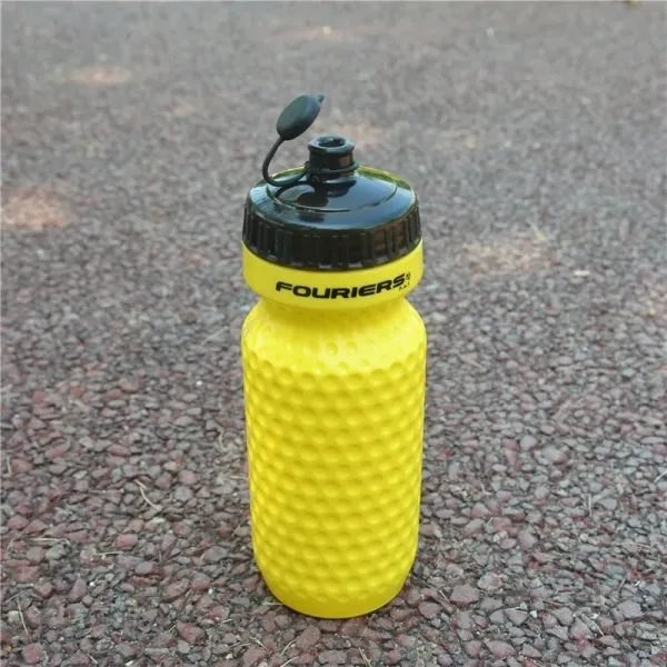 Фляга Fouriers Golf Dimple 600 мл жовта
