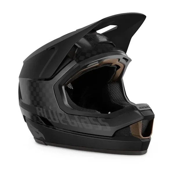 Шолом Bluegrass Legit Carbon CE Black Matt XL Шолом Bluegrass Legit Carbon CE Black Matt XL